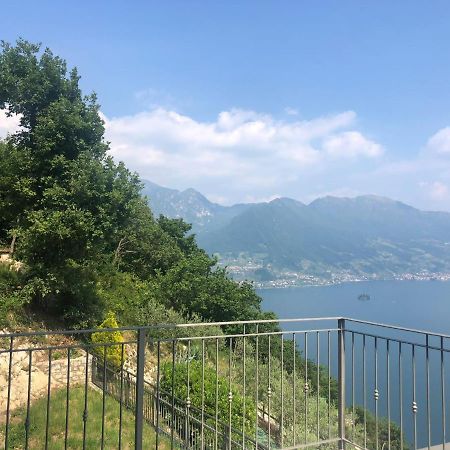 La Villetta In Residence Con Piscina E Vista Lago Parzanica Eksteriør billede
