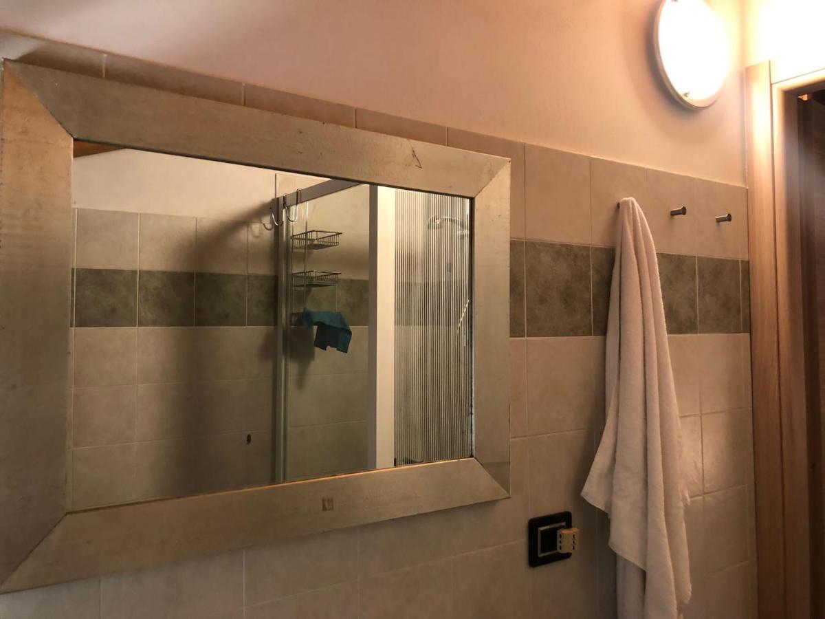 La Villetta In Residence Con Piscina E Vista Lago Parzanica Eksteriør billede