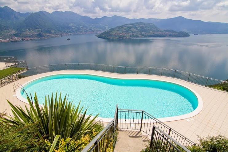 La Villetta In Residence Con Piscina E Vista Lago Parzanica Eksteriør billede