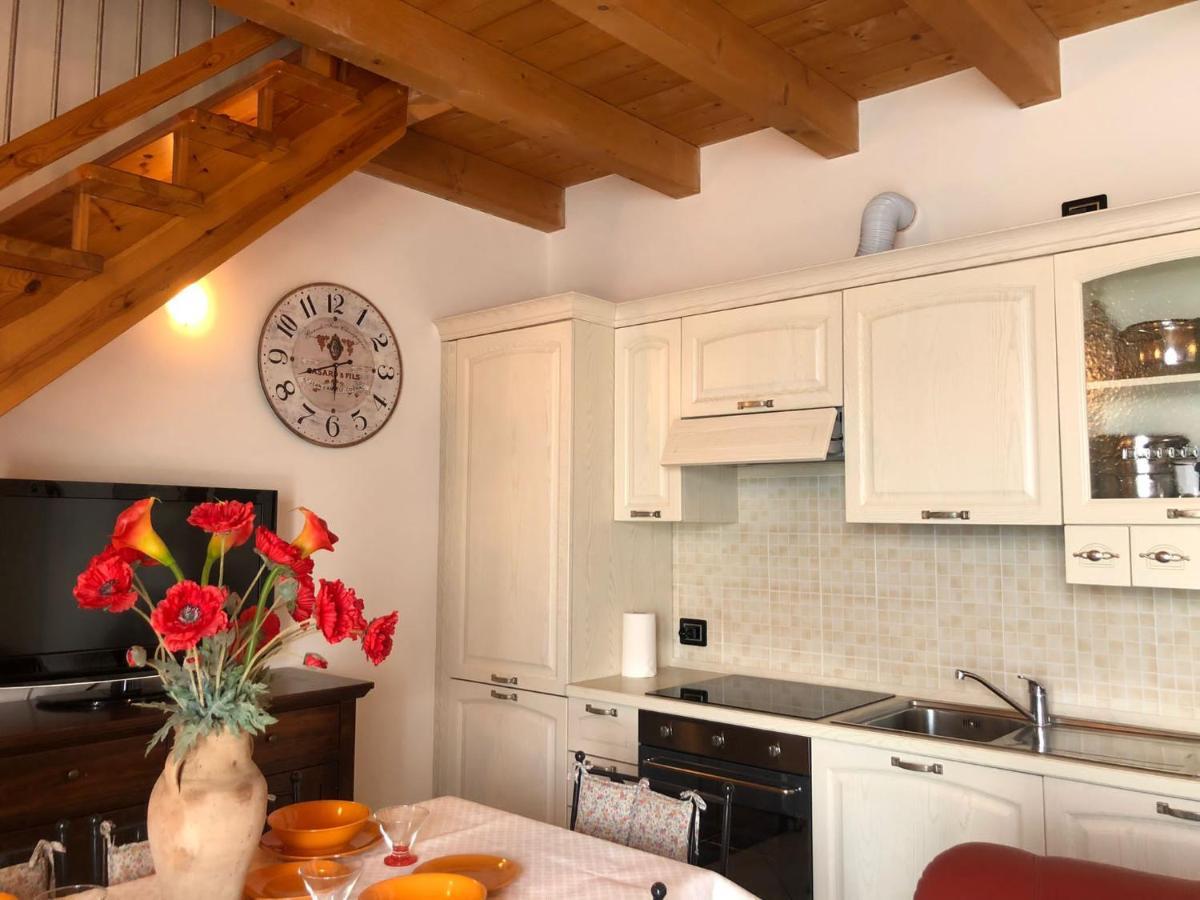 La Villetta In Residence Con Piscina E Vista Lago Parzanica Eksteriør billede