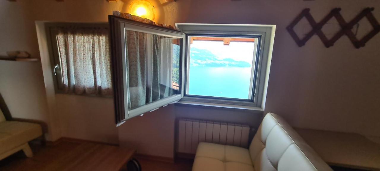 La Villetta In Residence Con Piscina E Vista Lago Parzanica Eksteriør billede