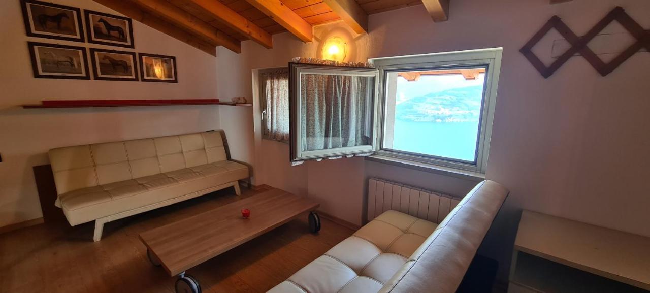 La Villetta In Residence Con Piscina E Vista Lago Parzanica Eksteriør billede