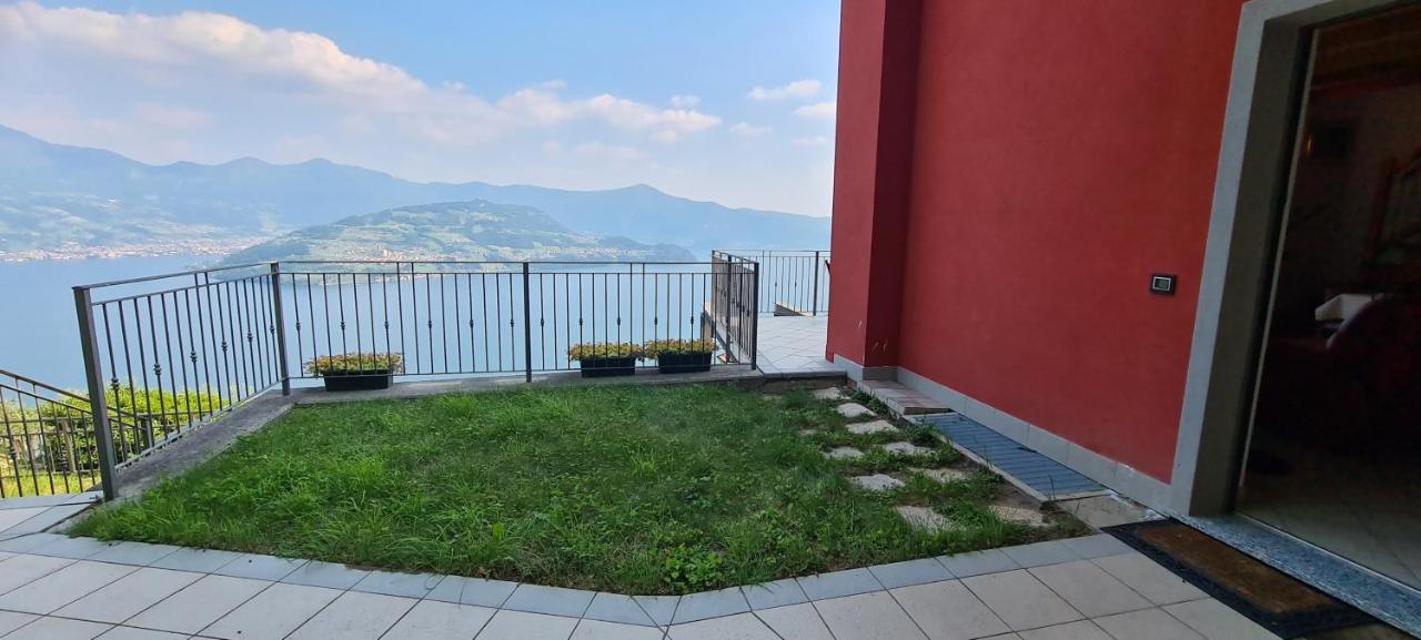 La Villetta In Residence Con Piscina E Vista Lago Parzanica Eksteriør billede